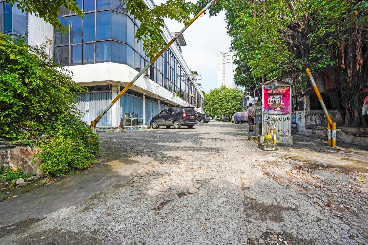 Hotel Spot On 90147 Gosepa Ambengan Plaza Surabaya Exterior foto