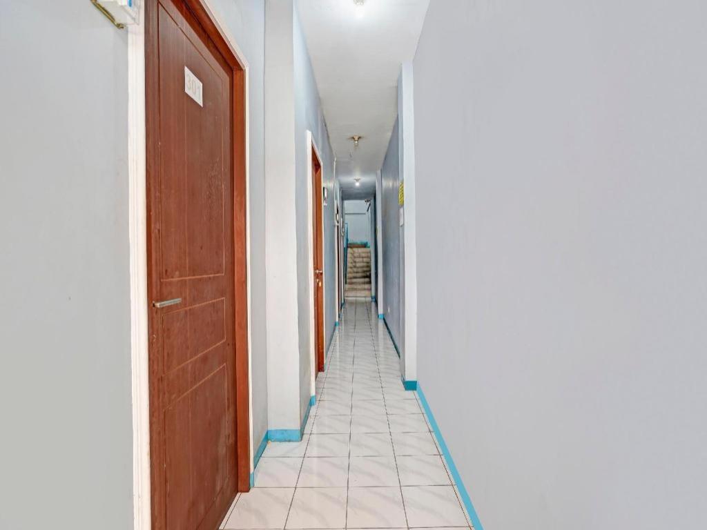 Hotel Spot On 90147 Gosepa Ambengan Plaza Surabaya Exterior foto