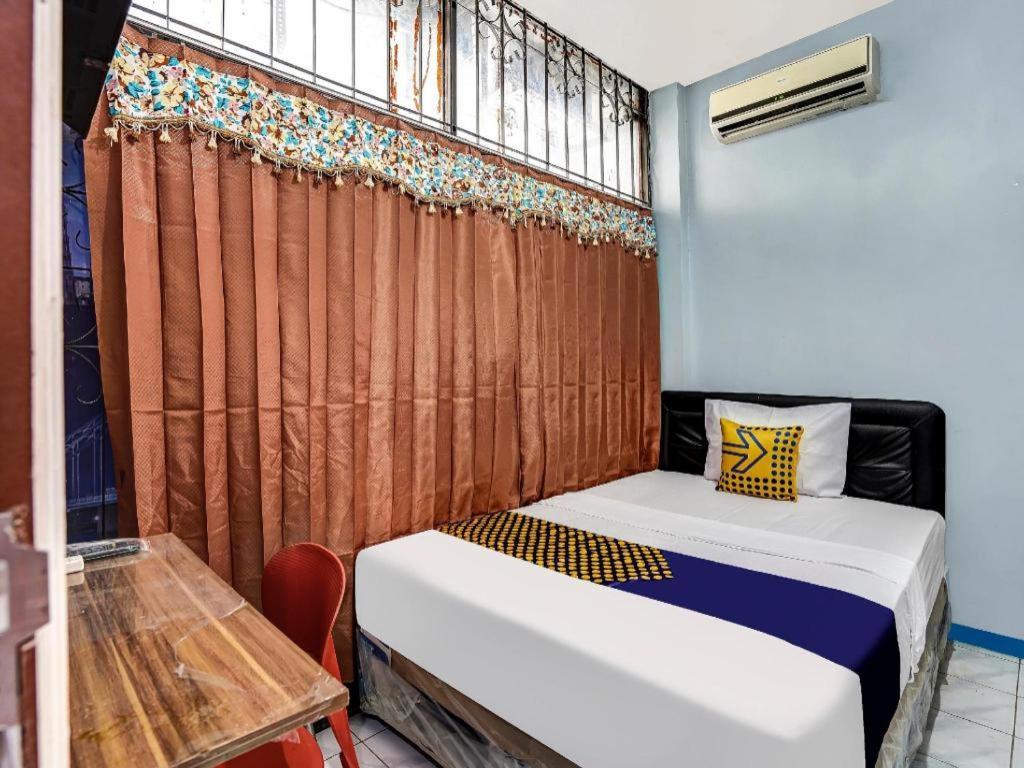Hotel Spot On 90147 Gosepa Ambengan Plaza Surabaya Exterior foto