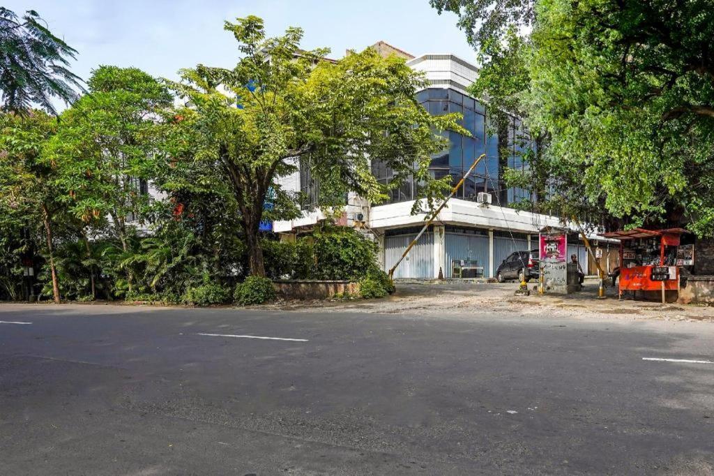 Hotel Spot On 90147 Gosepa Ambengan Plaza Surabaya Exterior foto